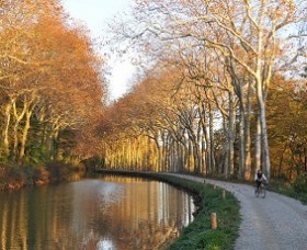 4 day cycle trip from Toulouse to Carcassonne along the Canal du Midi Le Velo Voyageur
