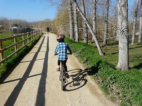 /doc/photos/photos/espagne/e0601/cropped_velo-famille-catalogne.jpg