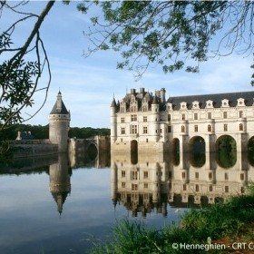 /doc/photos/photos/l0701/cropped_loire-a-velo-chenonceau.jpg