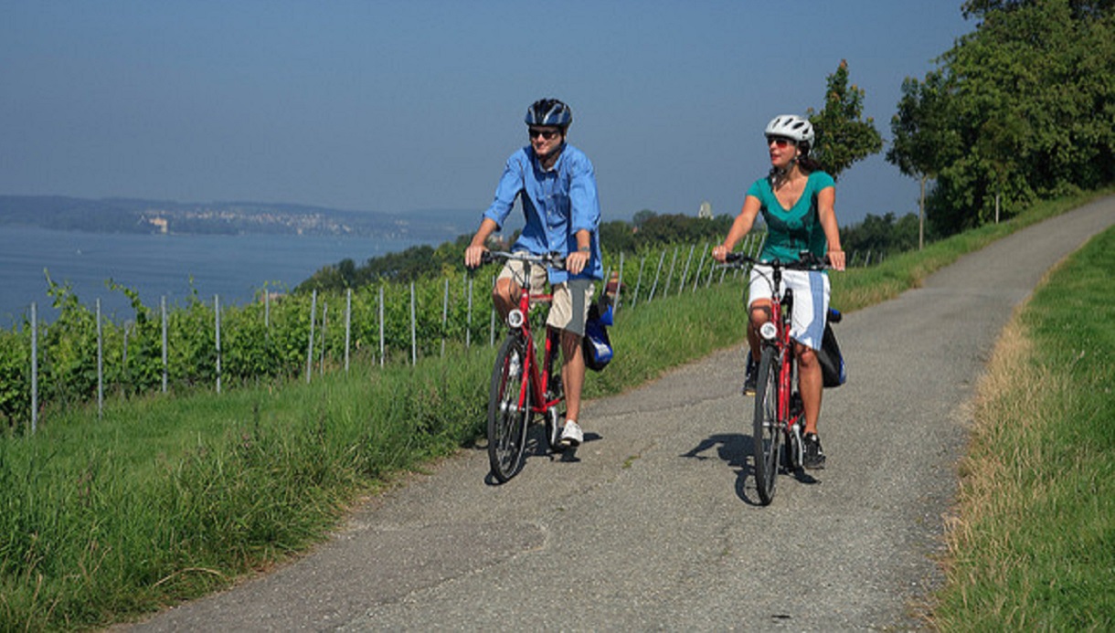 Rhine Falls and Lake Constance by bike