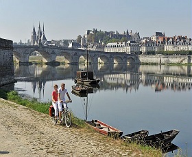 A 3-days bike tour around Blois and the Loire valley.