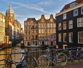 Amsterdam by bike and its polders, 4-day tour in Holland