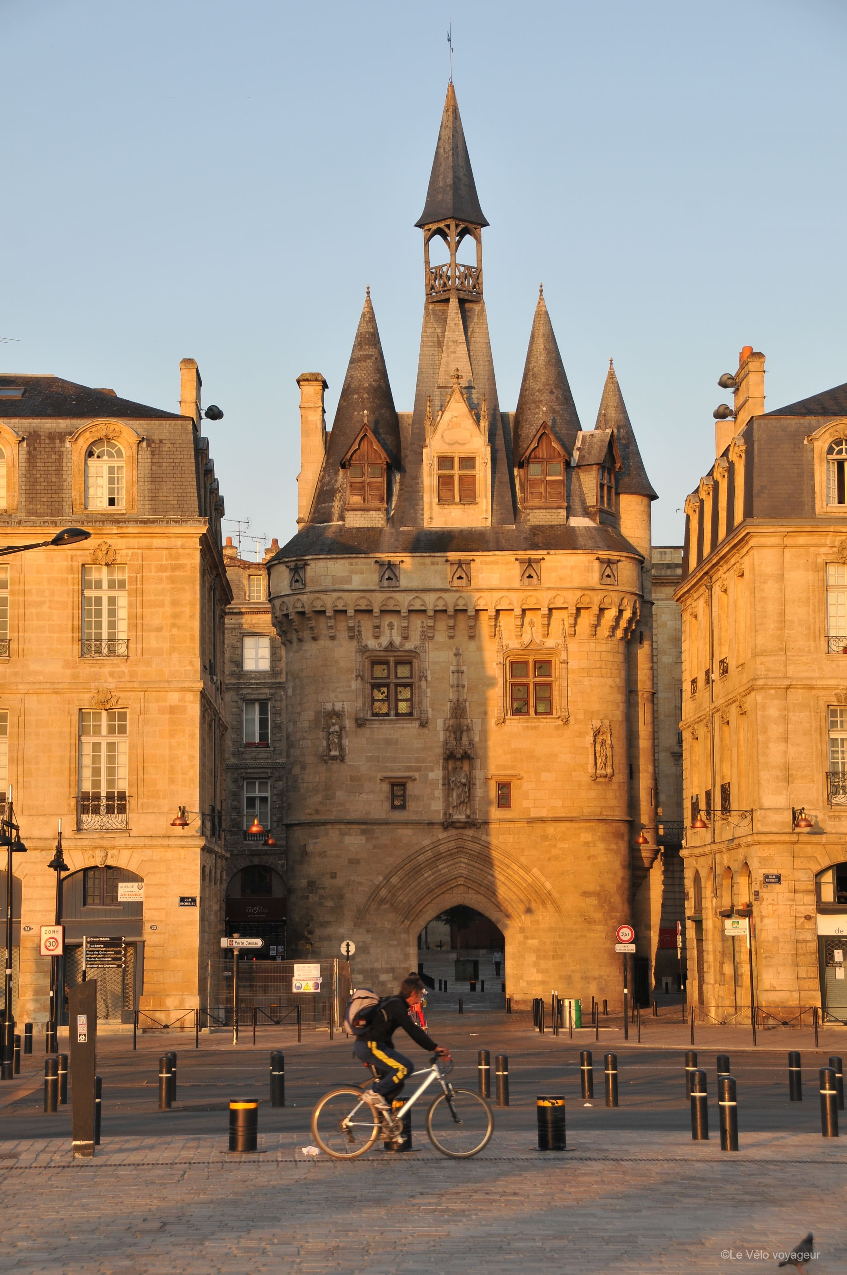 Cycle tour from Bordeaux to Agen from vineyards to canal