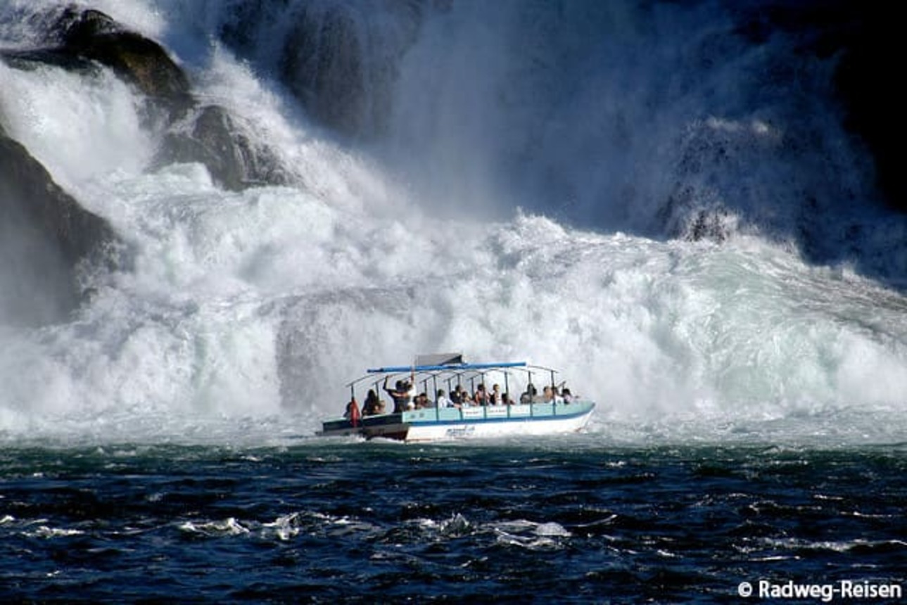 Switzerland by bike : the 3 lakes loop tour
