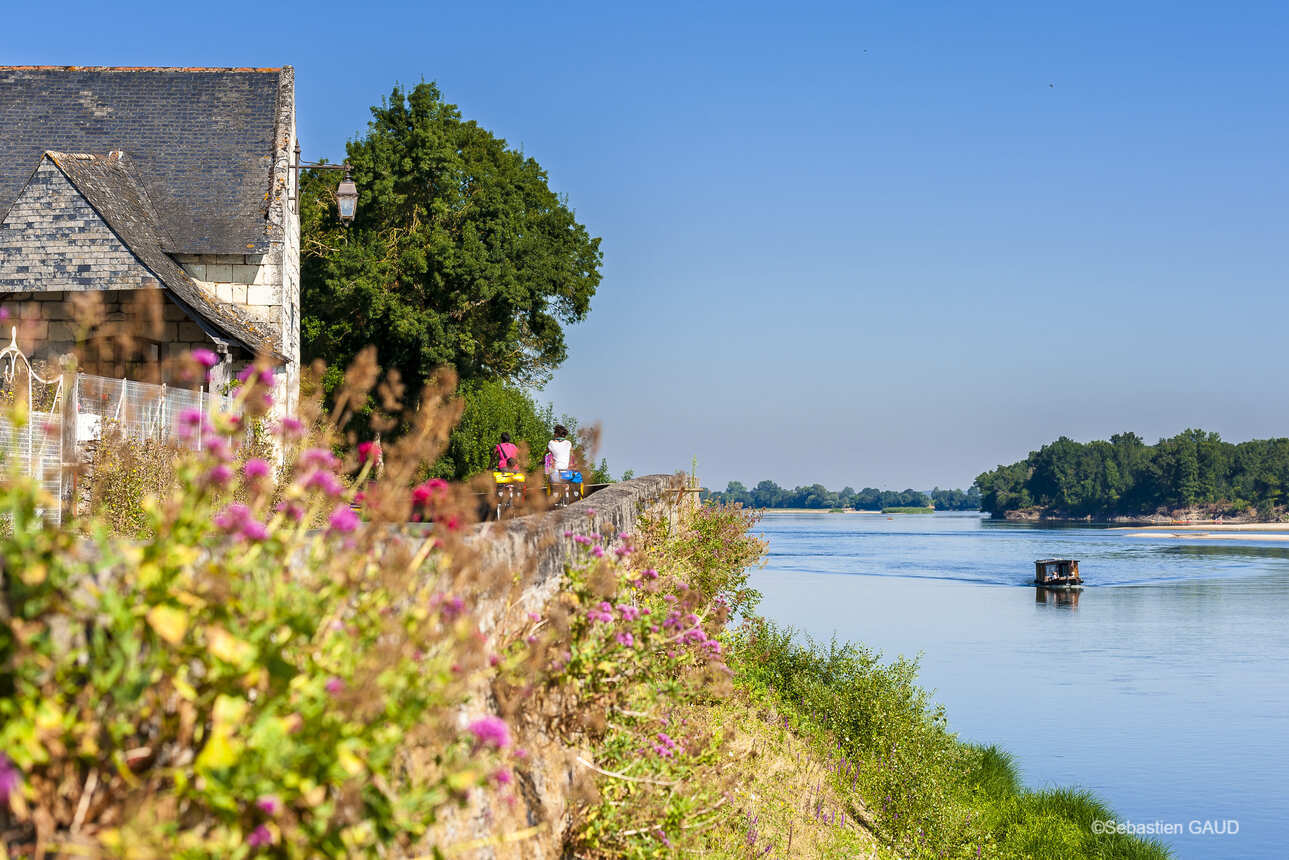 Cycling in the Loire Valley from Blois to Saumur