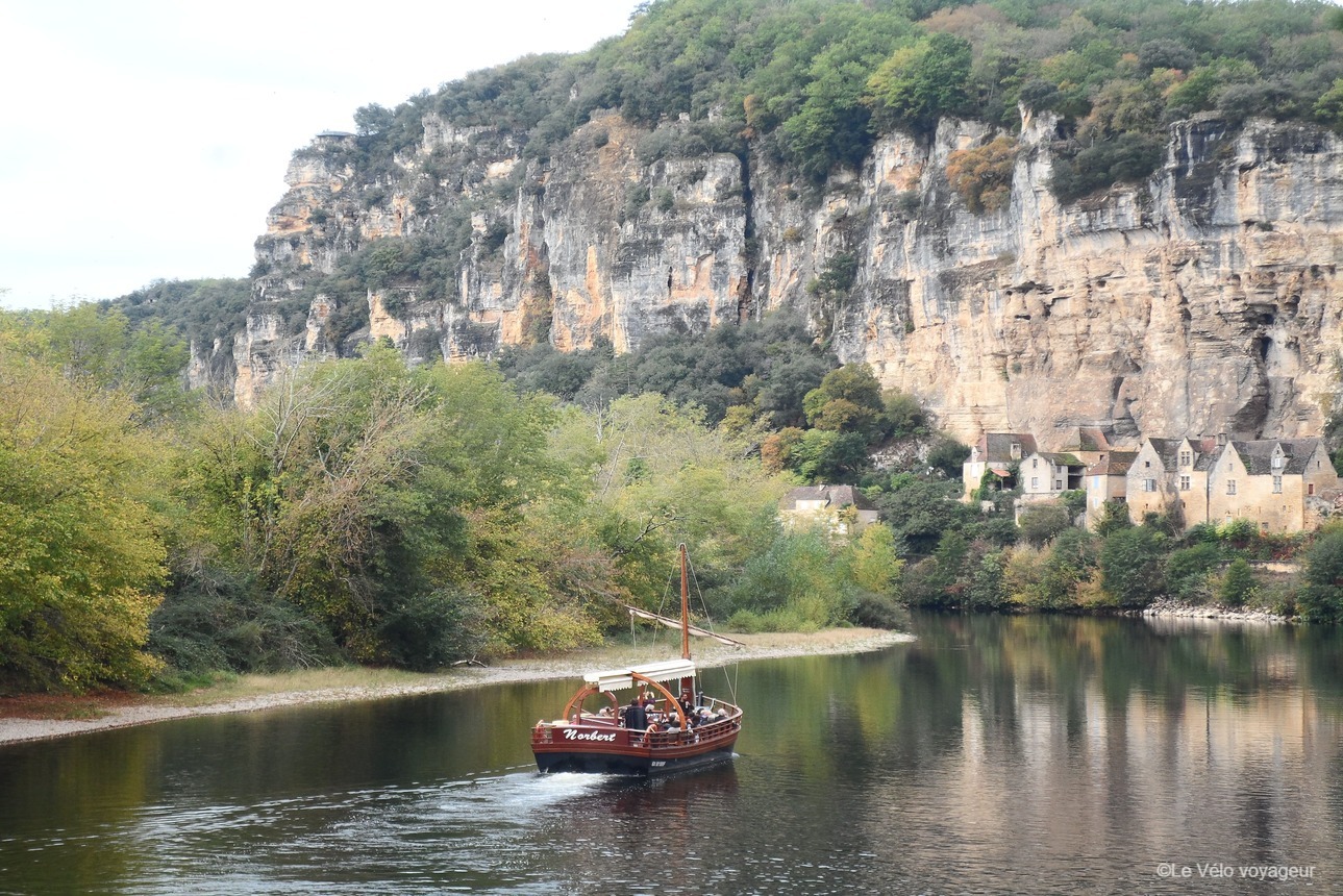 Vineyards and castles : 10-day bike tour from Bordeaux to Sarlat