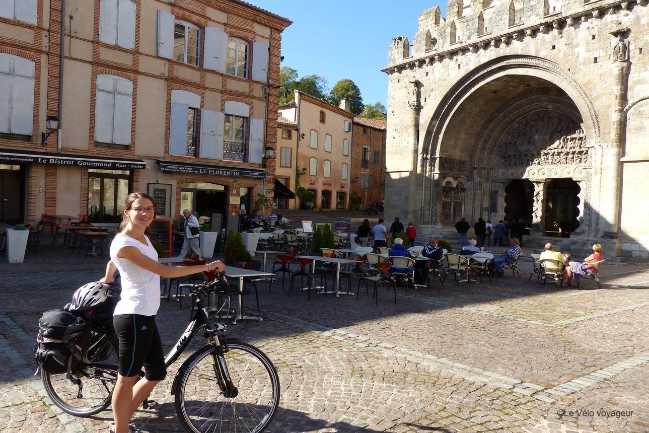 Cycle tour from Bordeaux to Agen from vineyards to canal