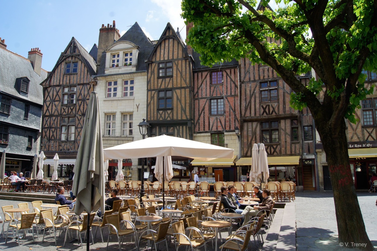 Bike tour along the Loire from Tours to Angers