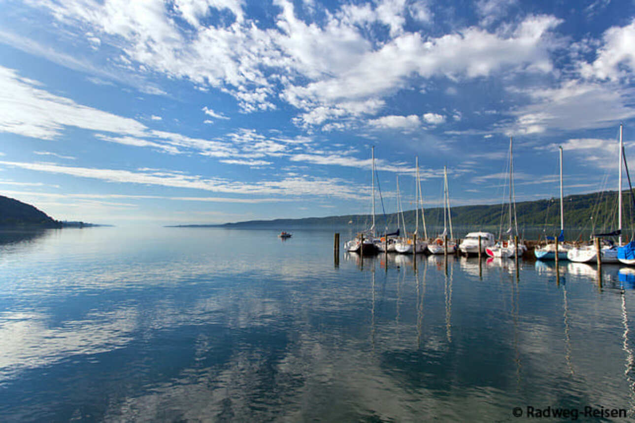 Switzerland by bike : the 3 lakes loop tour