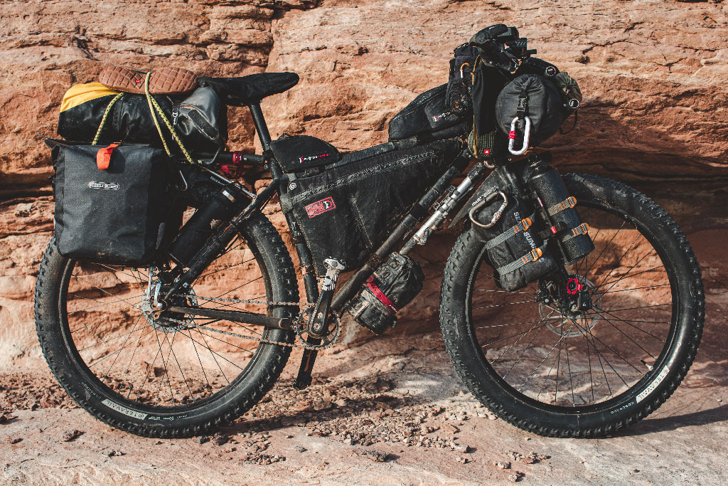 bikepacking: vélo chargé