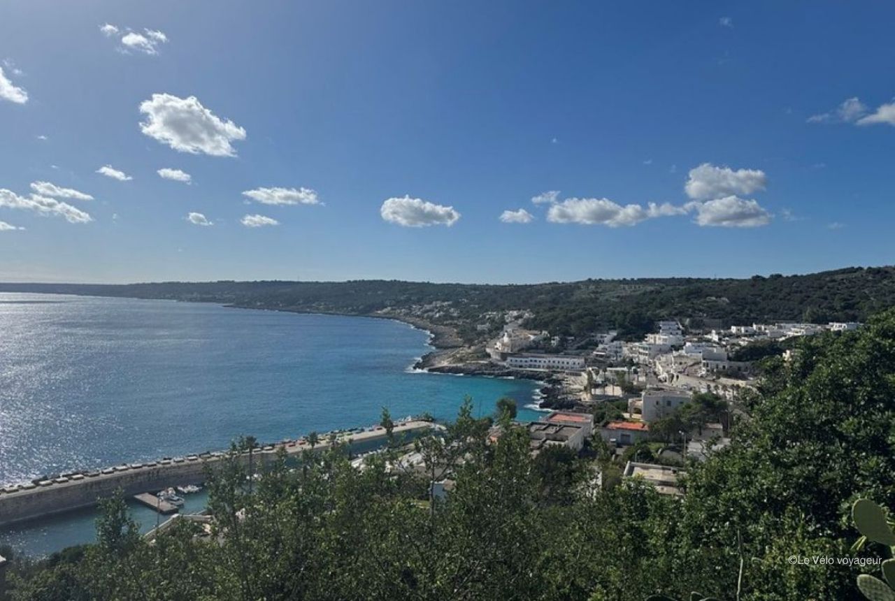 vue sur la ville de castro dans les pouilles