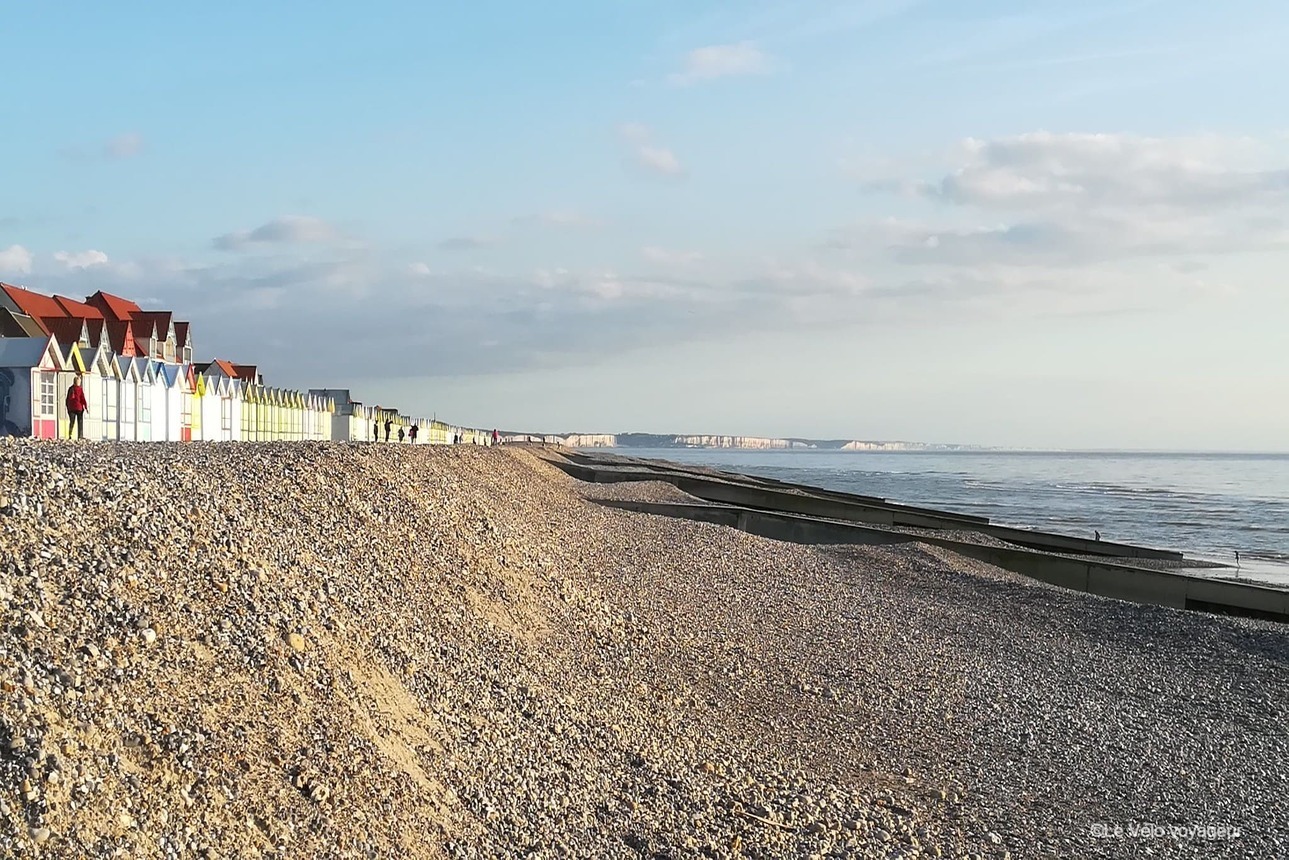 Cycling the Somme Bay: a center-based tour in Noyelles-sur-Mer