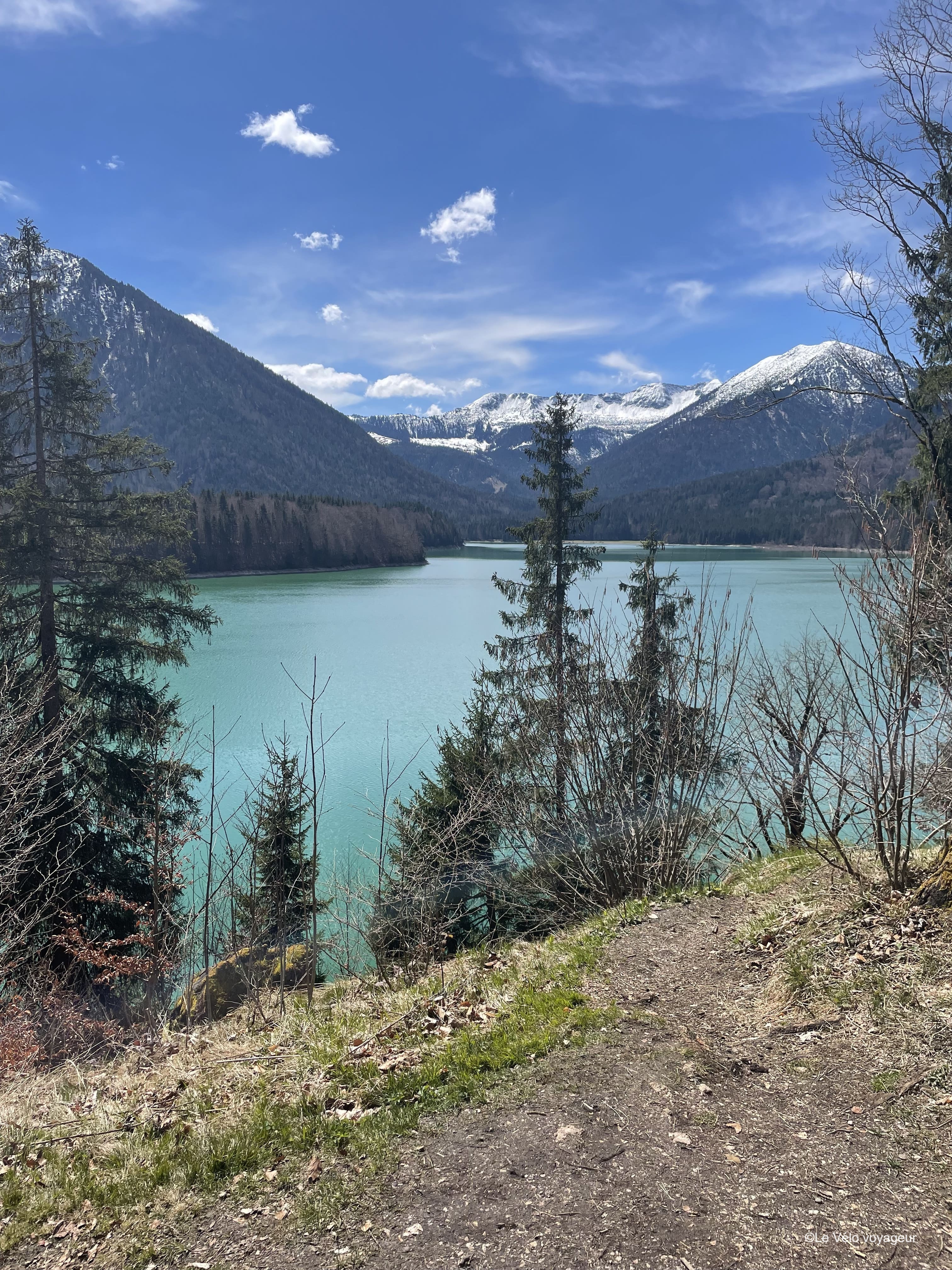 Family cycling in the heart of Bavaria: between lakes and rivers
