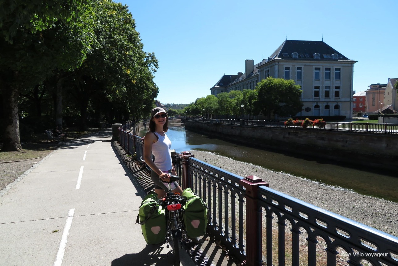 Cycling along the Doubs river, an authentic French experience