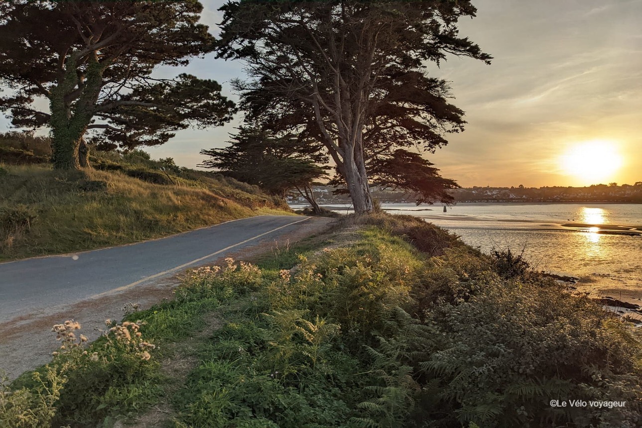 From Morlaix to Saint-Brieuc bays by bike, along the Brittany coast